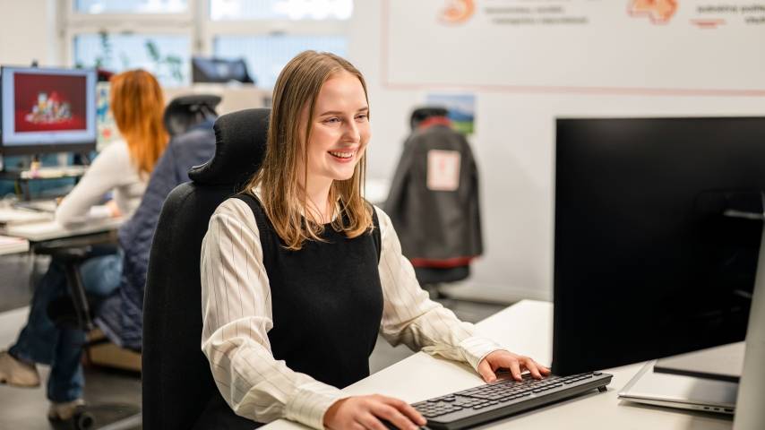 Vedoucí/Administrativa (žena)