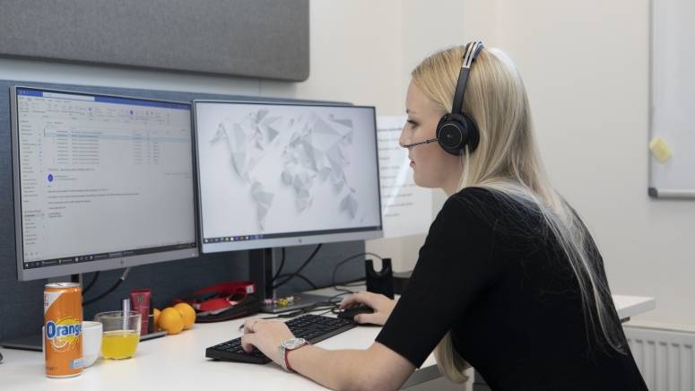 Operátorka - zákaznický man.