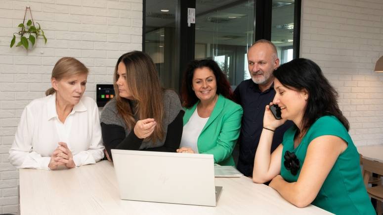 Firemní důvěrníci 2